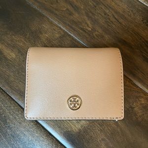 Tory Burch wallet, high volume card holder